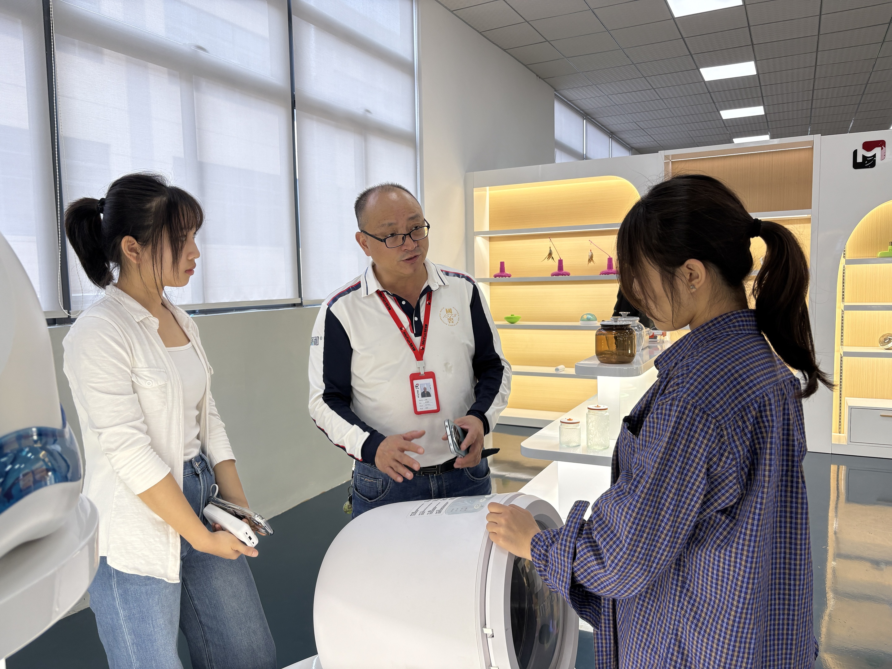 ac3396c5-7b70-4c8f-adb0-87b1fe114c2b.jpg